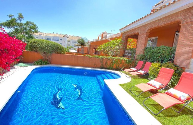 Villa with heated private pool, sea view& turkish sauna