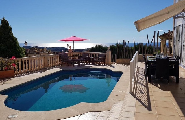 Villa with panoramic sea views