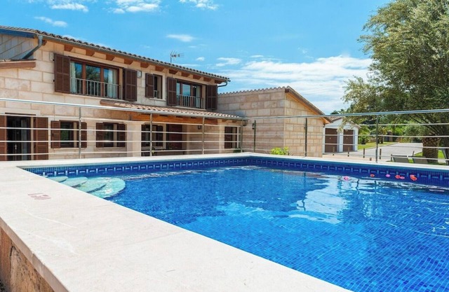 Villa with private pool in a privileged environment. Wifi, A/c & lovely BBQ