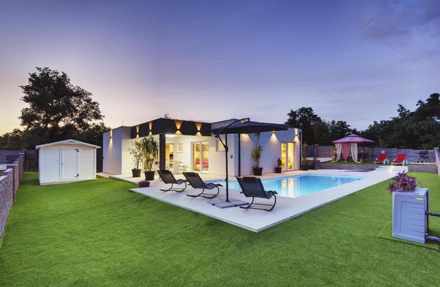 Villas in Štokovci, Croatia