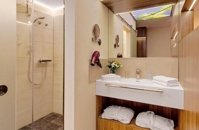 Vinotel Junior Suite - Pfalzhotel Asselheim