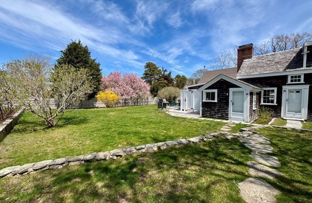Vintage 1730 Farmhouse
