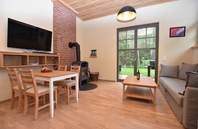 Vintage Apartment in Steffenshagen with Garden