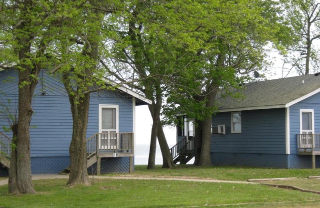 Virginia Landing Camping Resort Cabin 16
