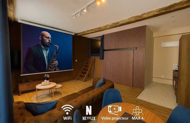 Visit Jazz in the heart of Vienna, with a video projector just like at the movies! Hypercentre