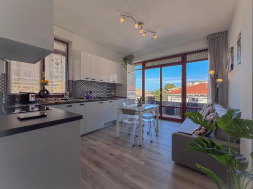 Vittorio Veneto Apartments - Modern and Central by Host Hero