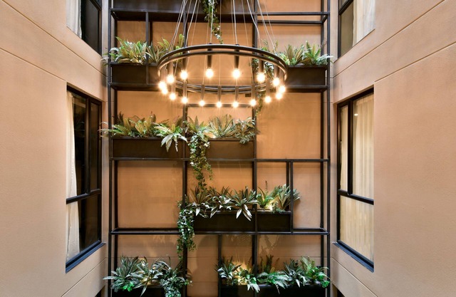 w Glorious Loft w/Great Balcony in Unicentro