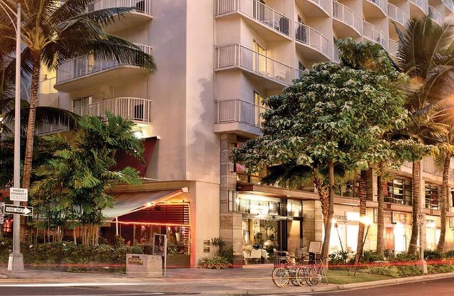 Waikikian Beach Walk Resort & Spa, Hot Tub, Beach!