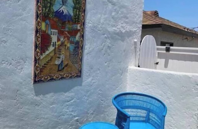 Walk 2 beach, A/c, W/d, Work Desk, Renovated