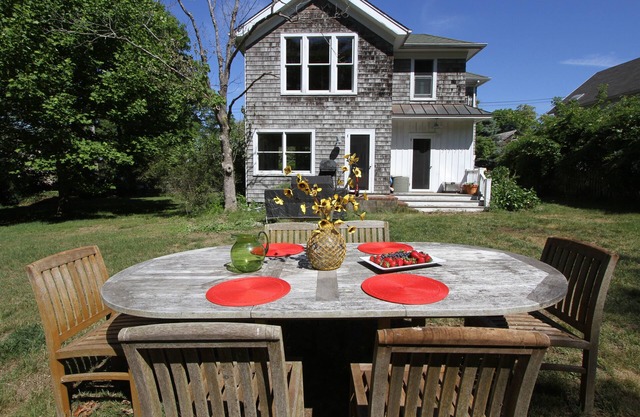 Walk Everywhere In Sag Harbor Village And Watch Beautiful Sunsets Over The Pond.