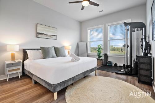 Walk to BBQ and Dog Park 2BR2BA Gym Workspace and WiFi by AustinVacay