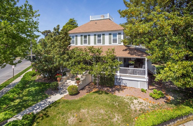 Walk to Beach! 2nd Ocean Block Sleeps 16 Porch/Parking/Spacious