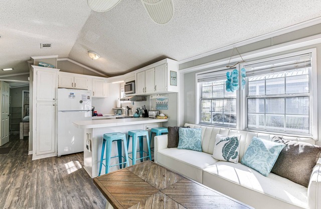 Walk to Beach: ‘Miramar Tropical Cabana’ w/Deck!