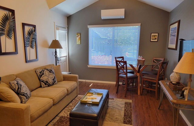 WALK TO DOWNTOWN & OLD MILL-1 BLOCK TO THE RIVER-MODERN/ATTRACTIVE 1 BDR SUITE