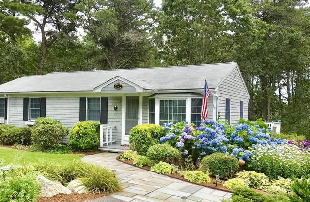 Walk to Ridgevale Beach in 7 minutes, Central Air, Beautiful yard Fast Internet