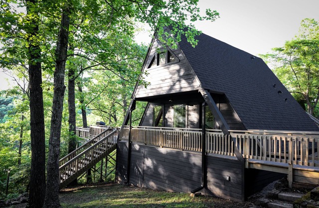 Walk to water! Private Lake Front A-Frame Cabin on Table Rock