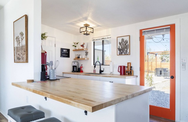 Walpi Ranch - Joshua Tree Getaway W/Hot Tub, Fire Pit & Bbq! 3 Bedroom Home by RedAwning