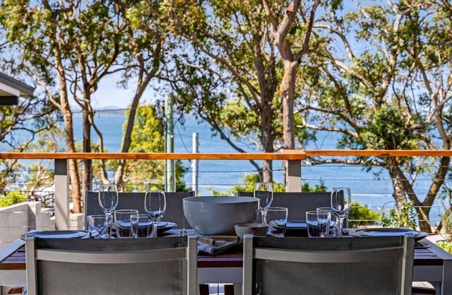 Wanda Waterview Tranquil treetop surrounds