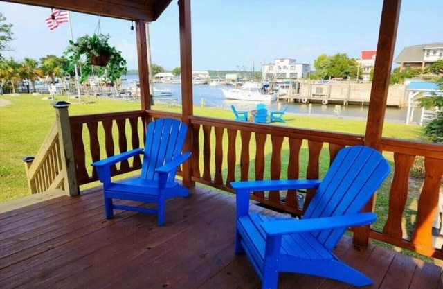 Water view Cabin near North Topsail Beach