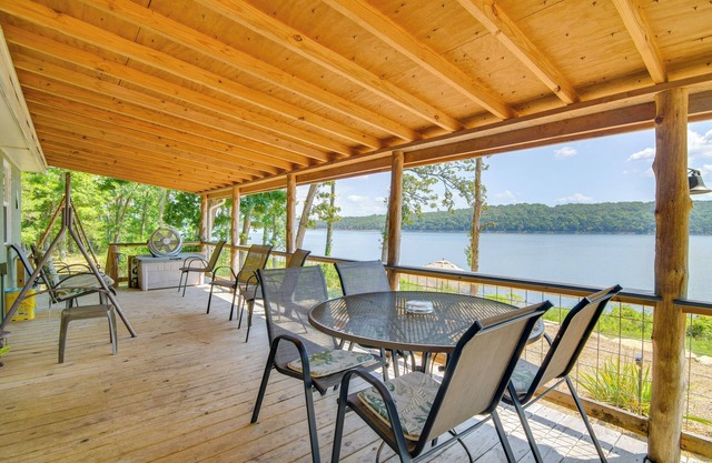 Waterfront Bull Shoals Lake Cabin w/Deck + Views!