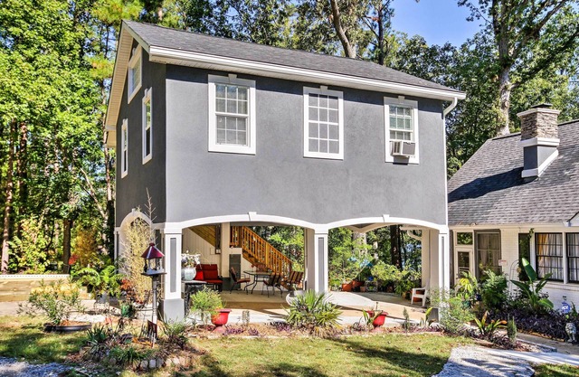 Waterfront Lake Murray Studio w/ Private Dock