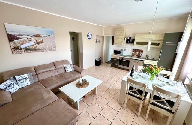 Well-kept vacation complex with 5 residential units in a quiet cul-de-sac location