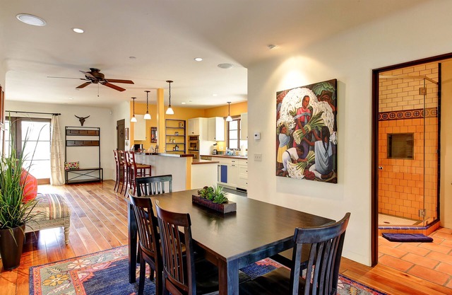 West Beach Villa 5 - Spanish style in heart of everything, beach, harbor, Funk Zone