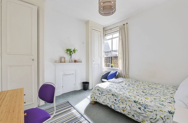 West central family flat, The Groves, Shepherds Bush