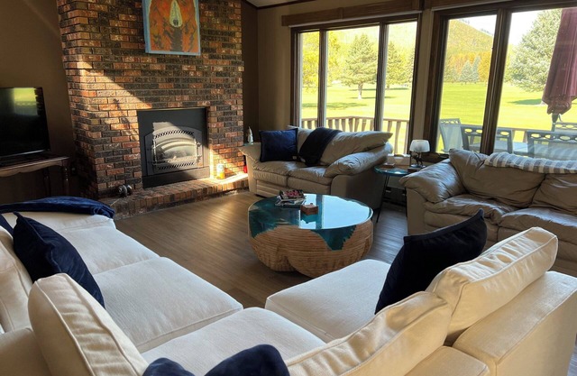 West Glacier Sleeps 4 On Golf Course W/Golf Cart