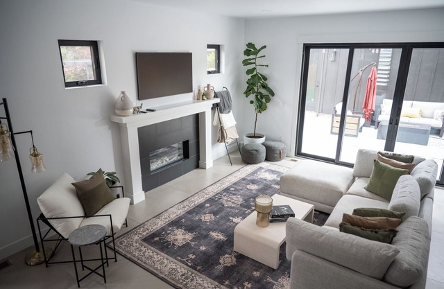 West Highlands 4 br/4.5 ba Modern Retreat with Mountain Views
