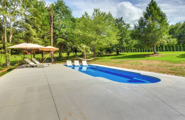 West Union Home w/Saltwater Pool on 2 Acres!