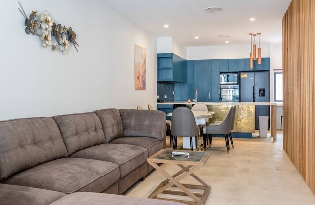 Westend high-end 3 bedroom Townhouse Next to River