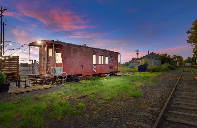 Western Pacific 434 Train Caboose (Tiny Home)