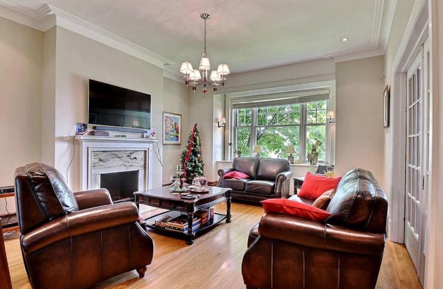 WESTMOUNT Deluxe ENTIRE Single HOUSE