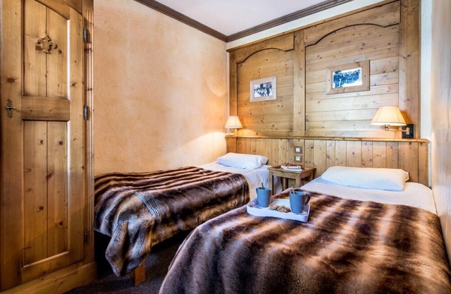 Wifi, 200m from resort center, fitness, balcony, fireplace or stove, tv, ski locker, 45m², Tignes