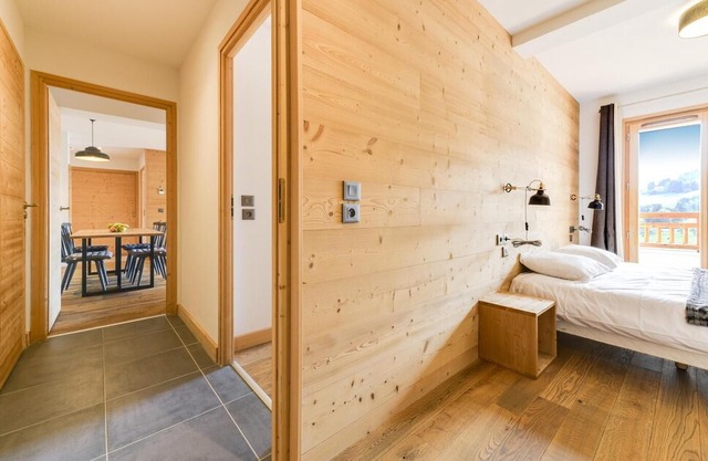 Wifi, resort center, view mountain, fitness, swimming pool, sauna, hammam, terrace, balcony, parking
