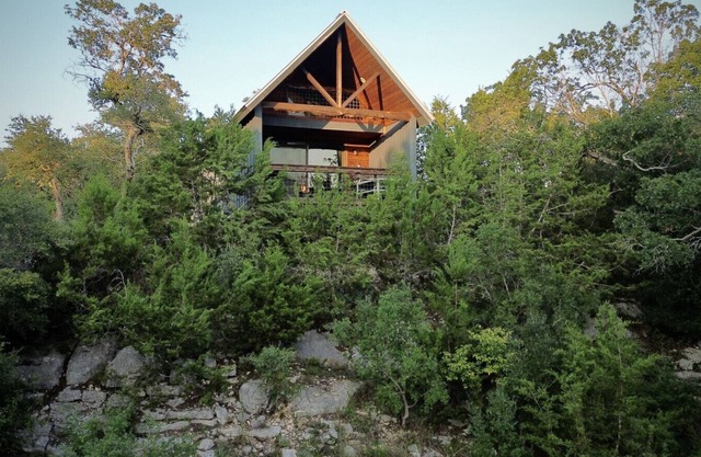 Wild Oak Cottage, Cabin on cliff w pro coffee!