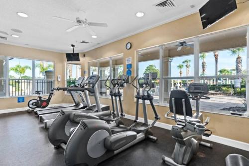 Windsor Hills Cozy 2BR Condo,Slides,Pool,By Disney