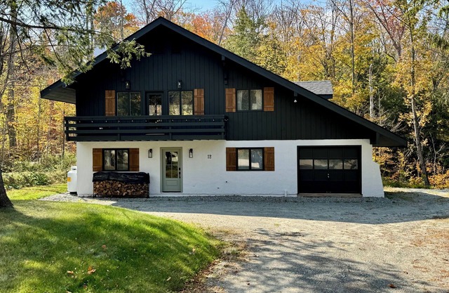 Winterfell chalet - quiet, relaxing & private with Stratton on your doorstep.