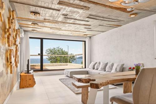 Wisdom SeaView Apartament Free Parking,AC and Beach Access