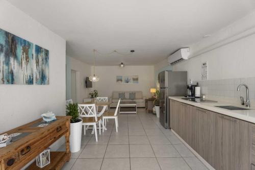 WLR3 - 1BR near Palm Beach - White Lotus Retreat