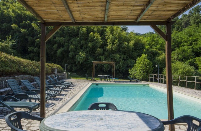 Wonderful private villa for 16 people with WIFI, private pool, TV and parking