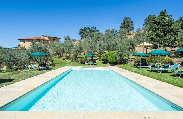 Wonderful private villa for 14 people with private pool, WIFI, balcony and pets allowed