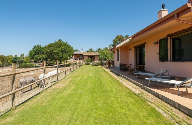 Wonderful private villa for 6 guests with A/C, TV, patio and panoramic view