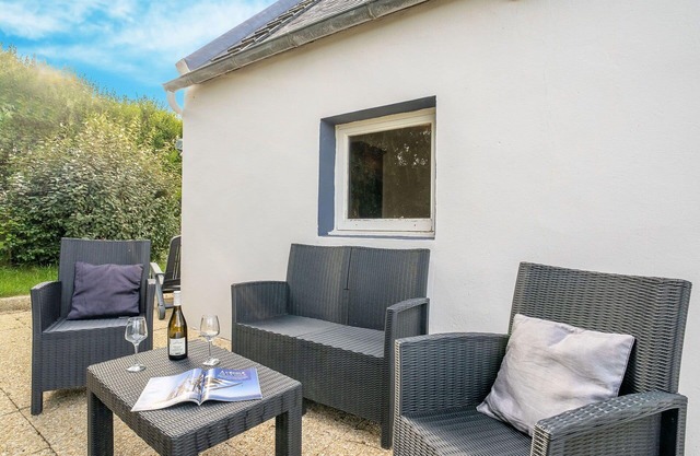 Wonderful private villa for 4 people with TV, terrace, pets allowed and parking