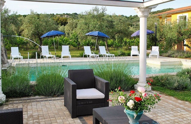 Wonderful private villa for 14 people with WIFI, A/C, private pool, TV, patio and pets allowed