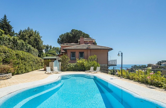 Wonderful villa for 8 guests with WIFI, A/C, private pool, TV and patio