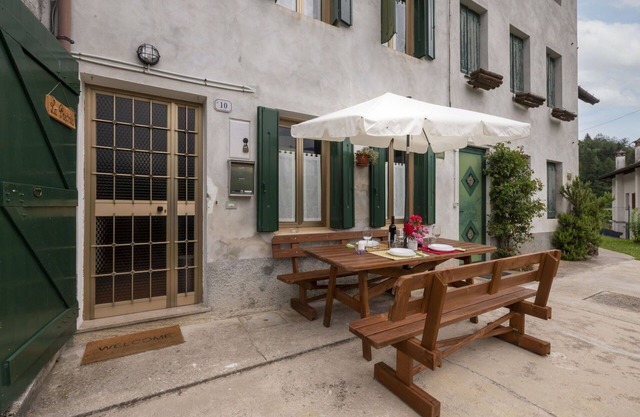Wonderful villa for 8 people with TV and patio