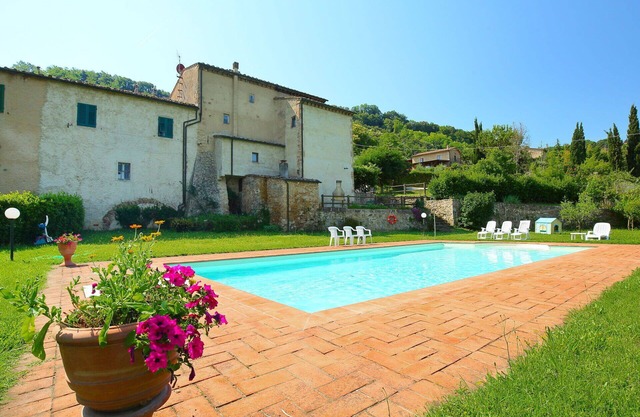Wonderful villa with WIFI, private pool, TV, patio, pets allowed, panoramic view and parking