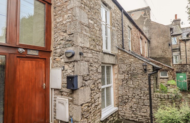 WOOD COTTAGE in Kendal